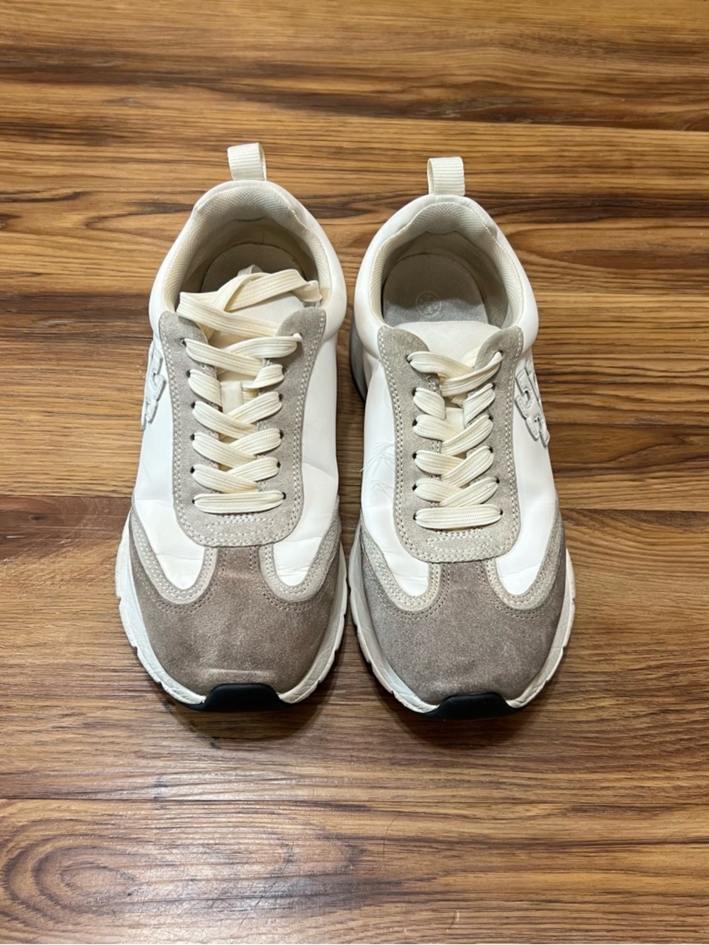 tory burch womens shoes - Picture 3 of 7